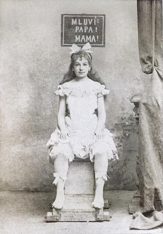 Joseph Bayer: Královna loutek - Enrichetta Grimaldiová (Bébé) - ND Praha 1891 (foto archiv ND Praha/J. Tomáš)