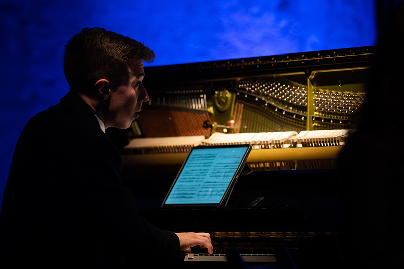 PKF – Prague Philharmonia; S5 Francie: Pierre Boulez a Olivier Messiaen, 16. května 2023 – Filip Martinka (foto Milan Mošna)