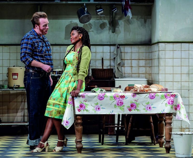 Bedřich Smetana: Prodaná nevěsta – Pumeza Matshikiza, Oliver Johnston, Garsington Opera 2023 (zdroj Garsington Opera)