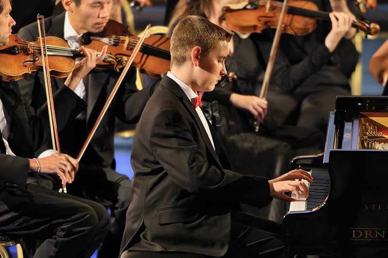 Festival Krumlov: Vadim Gluzman a mladí talenti, 28. července 2023, Zámecká jízdárna – Dávid Roland Mózes (zdroj Festival Krumlov)