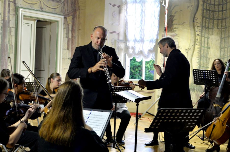 Zahajovací koncert festivalu Haydnovy hudební slavnosti: Vilém Veverka, Orchestr Konzervatoře Plzeň, Jiří Štrunc, 8. září 2023, státní zámek Nebílovy (zdroj Haydnovy hudební slavnosti)