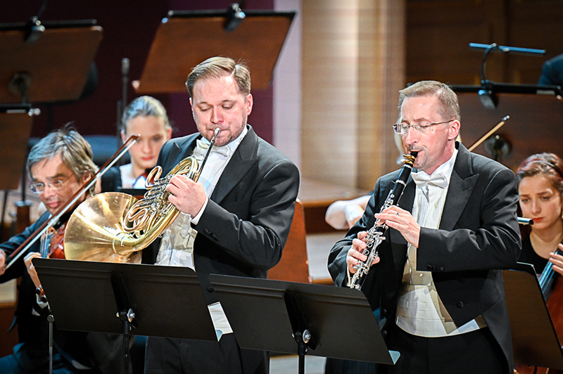 A2 Schubert. Mozart. Dvořák. Voříšek 1. října 2023, Rudolfinum Praha – Mikuláš Koska, Jan Brabec a PKF – Prague Philharmonia (foto Ivan Malý)