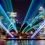 Sydney Opera House slaví padesáté výročí laserovou show (foto Daniel Boud)