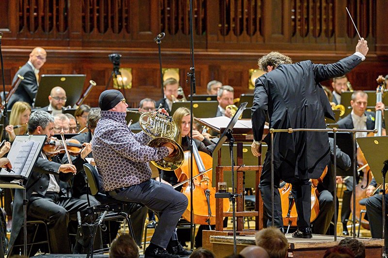 Symfonický orchestr hlavního města Prahy FOK: Star Wars & Planety, 9. listopadu 2023, Obecní dům – Zuzana Rzounková a Tomáš Brauner (foto Petr Dyrc)