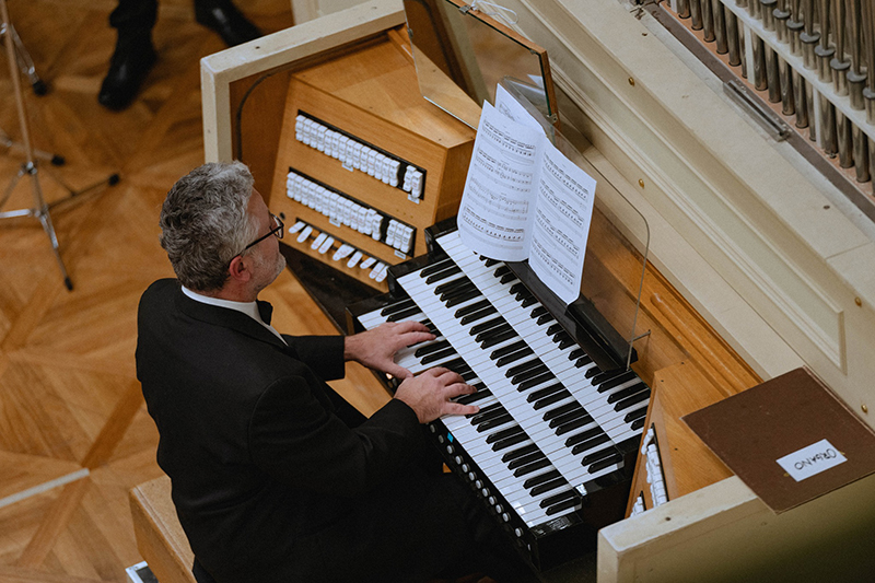 Petr Fiala 80 & Brahms 190, 9. listopadu 2023, Besední dům – Petr Kolař (foto Dag Markl)