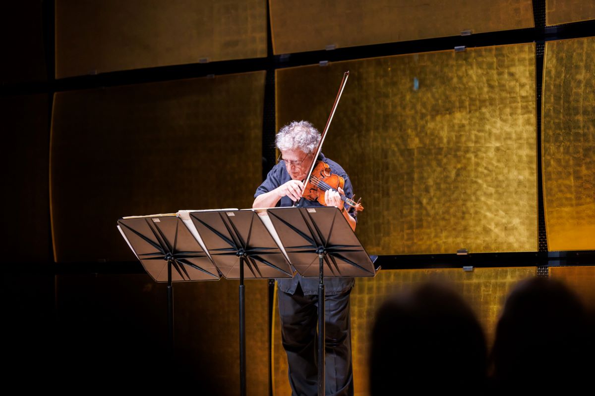 Musikverein Perspektiven: Irvine Arditti, 18. listopadu 2023, Gläserner Saal, Musikverein, Vídeň (zdroj Wien Modern, foto Raphael Mittendorfer)