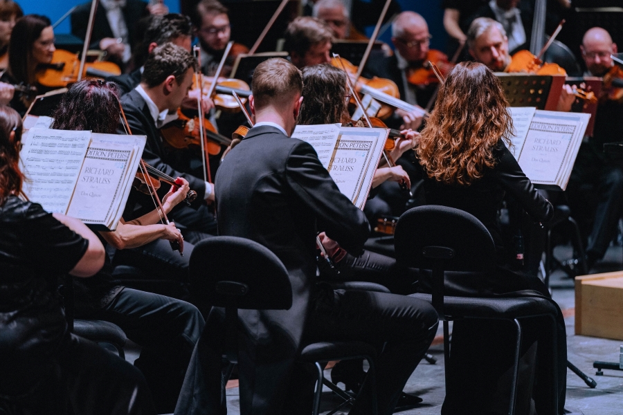 Příběhy starého Španělska: Filharmonie Brno, 7. prosince 2023, Janáčkovo divadlo, Brno (zdroj Filharmonie Brno, foto Dag Markl)