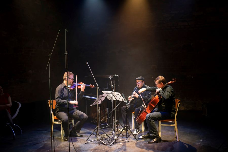 Cyklus soudobé hudby s PKF – Prague Philharmonia: Michal Sedláček, Jindřich Pavliš, Lukáš Pospíšil, 12. prosince 2023, Švandovo divadlo, Praha (zdroj PKF—Prague Philharmonia, foto Milan Mošna)