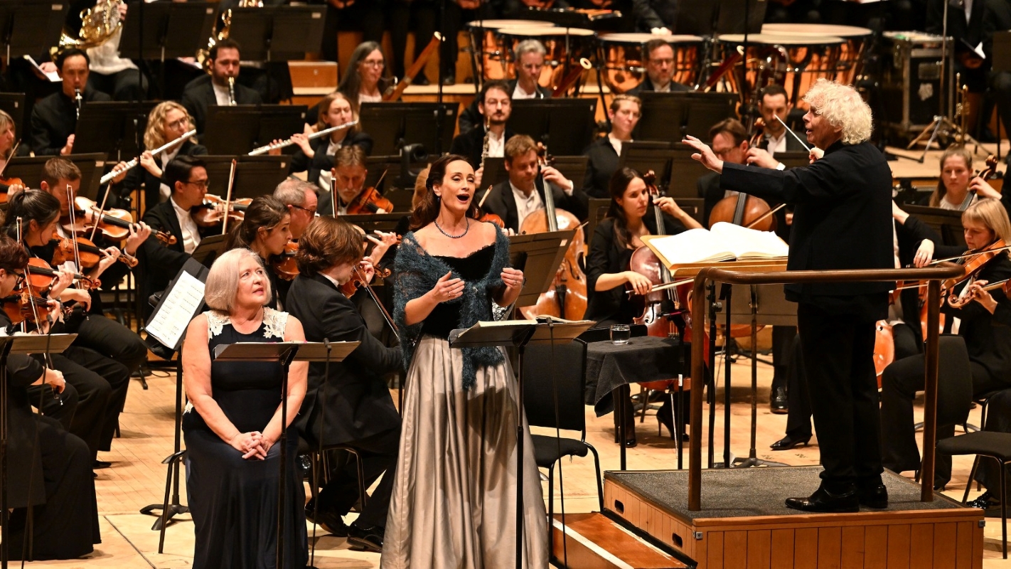 Leoš Janáček: Její pastorkyňa – Carole Wilson, Agneta Eichenholz, Simon Rattle, London Symphony Orchestra, London Symphony Chorus, 11. ledna 2024 (zdroj London Symphony Orchestra, foto Mark Allan)