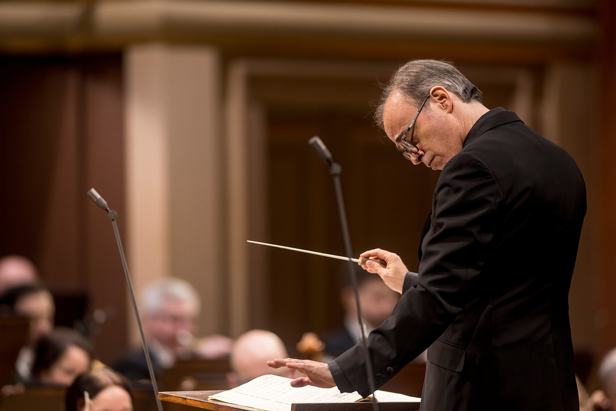 Klasici 20. století, 22. ledna 2024, Rudolfinum – Ilan Volkov a Symfonický orchestr Českého rozhlasu (foto Vojtěch Brtnický)