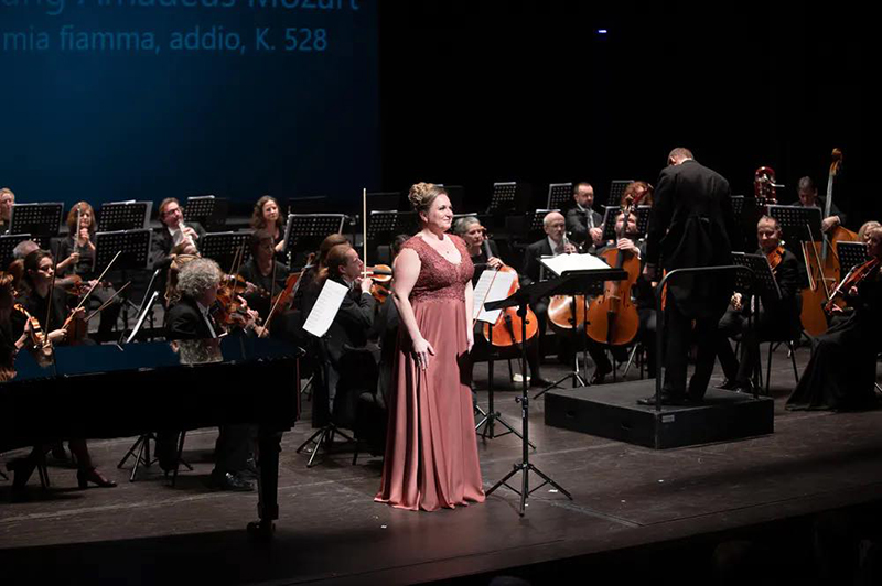 V hudbě život Čechů, 28. února 2024, Divadlo J. K. Tyla, Nová scéna – Ivana Veberová, Jiří Petrdlík, Orchestr opery DJKT (foto Irena Štěrbová)