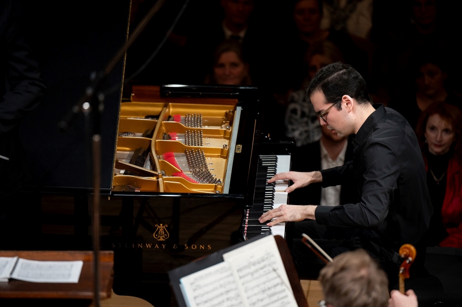 Alim Bejsembajev, 21. února 2024, Rudolfinum, Praha (zdroj Česká filharmonie)