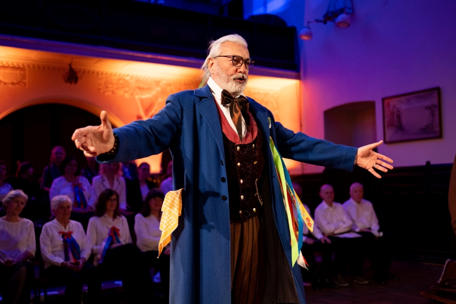 Bedřich Smetana: Prodaná nevěsta – Daniel Hůlka, Pražský Hlahol (zdroj Opera lidem, foto Martin Babic)
