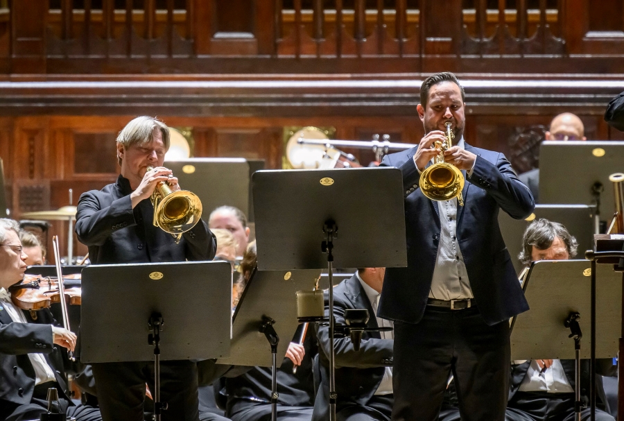 Sergei Nakariakov & Gábor Boldoczki: Sergei Nakariakov, Gábor Boldoczki, 20. března 2024, Obecní dům, Praha (zdroj Symfonický orchestr hl. m. Prahy FOK, foto Petra Hajská)