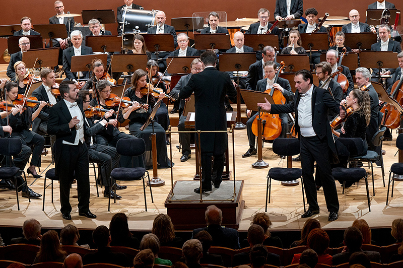 Leoš Janáček: Příhody lišky Bystroušky, koncertní provedení opery, 5. dubna 2024, Rudolfinum, Dvořákova síň – Jiří Brückler, Jakub Hrůša, Svatopluk Sem a Česká filharmonie (zdroj Česká filharmonie)