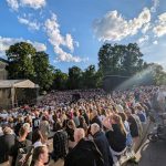Protestní koncert proti sloučení Moravské filharmonie Olomouc a Moravského divadla Olomouc, 20. května 2024 (foto Jan Holpuch)