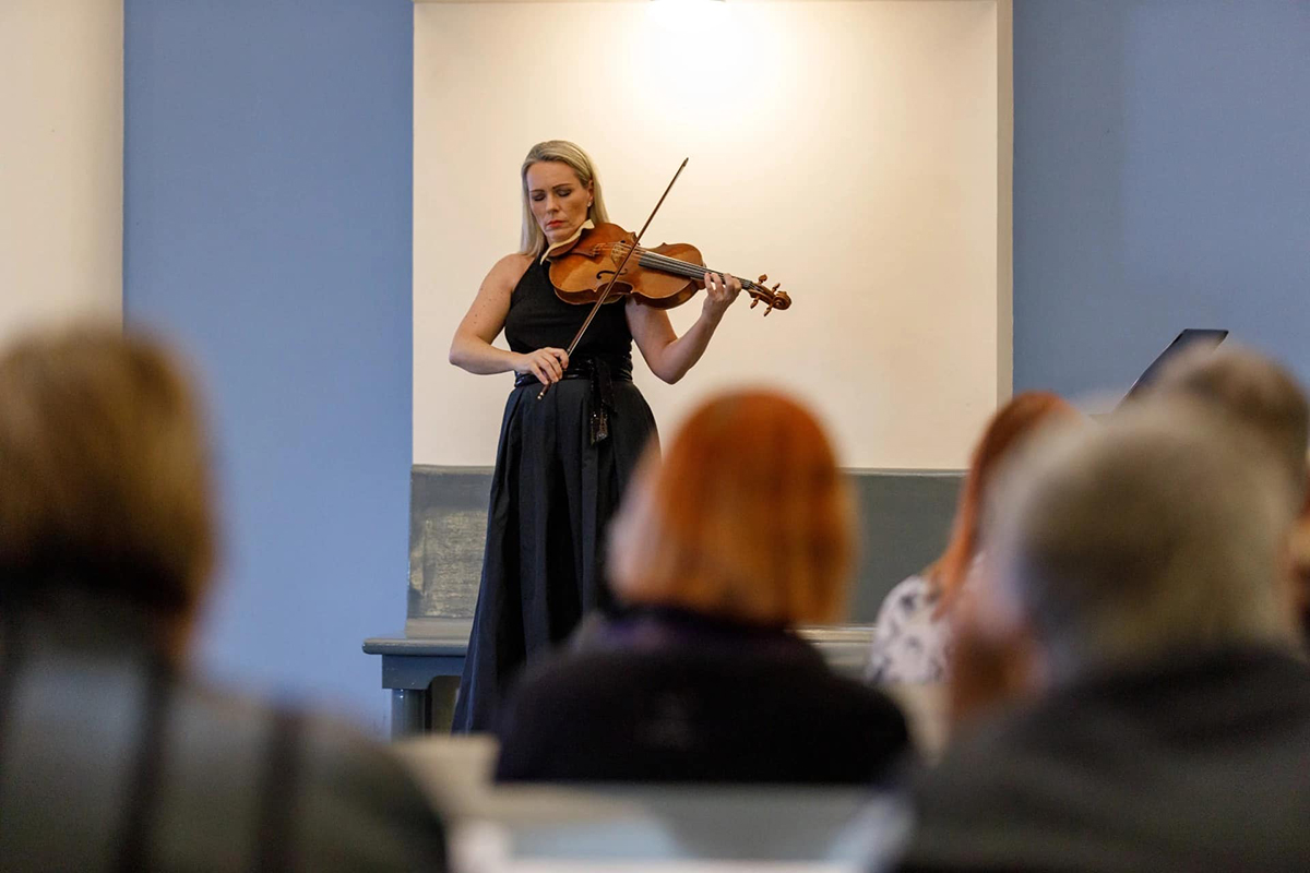 Festival Procházky uměním: Smetana 200, 13. června 2024, Korandův sbor, Plzeň – Jitka Hosprová (zdroj Procházky uměním)