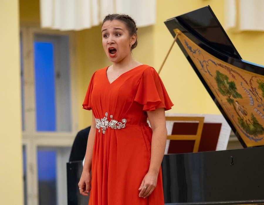 Lucie Regináčová (zdroj Letní škola barokní hudby)