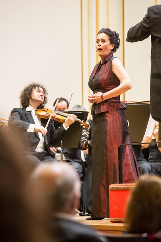 Vianočný koncert - Simona Houda Šaturová - Velká sála Slovenskej filharmónie Bratislava 2015 (foto Jakub Jorik)