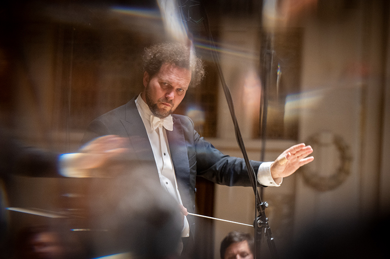 Symfonický orchestr hl. m. Prahy FOK: Obrázky z výstavy, 27. listopadu 2024, Smetanova síň, Obecní dům – Tomáš Brauner (foto Ivan Malý)
