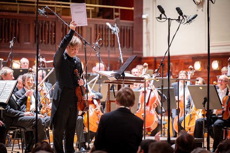 Symfonický orchestr hl. m. Prahy FOK: Obrázky z výstavy, 27. listopadu 2024, Smetanova síň, Obecní dům – Milan Paľa (foto Ivan Malý)