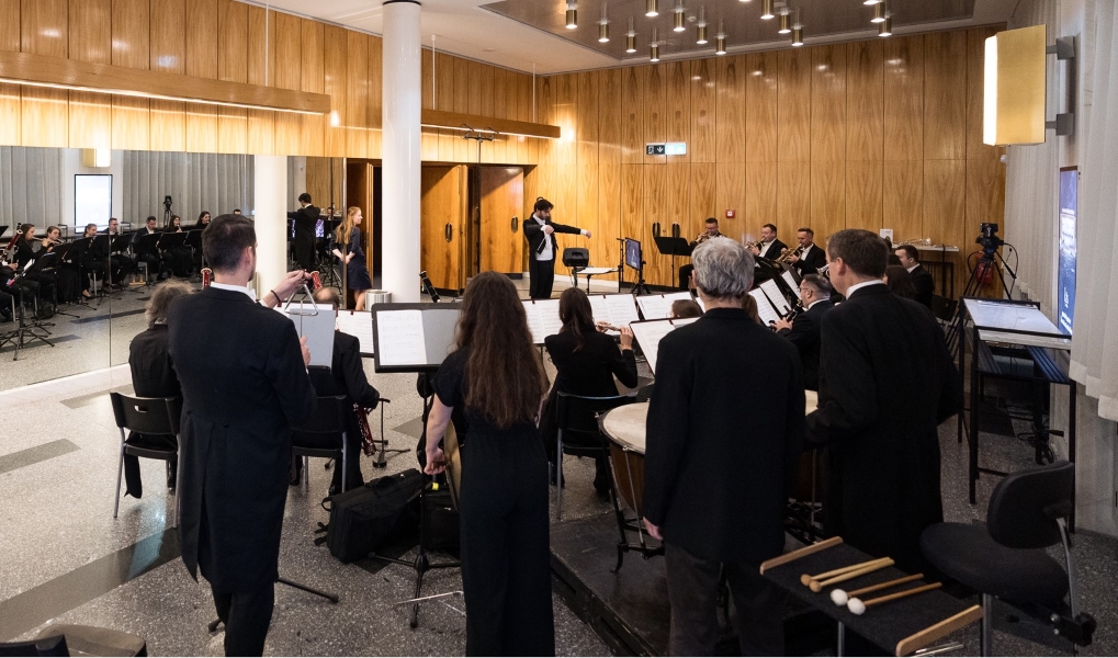 Dominik Pernica, Filharmonie Brno, Janáčkovo divadlo, Brno (zdroj Filharmonie Brno, foto Jan Prokopius)