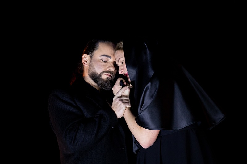 Ruggero Leoncavallo: Komedianti, Moravské divadlo Olomouc – Martin Štolba, Radoslava Müller (foto Tereza Valnerová)