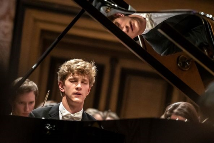 Jan Lisiecki (zdroj Česká filharmonie, foto Petra Hajská)