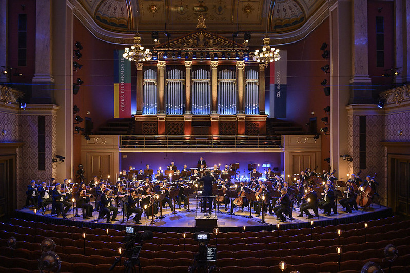 Jakub Hrůša a Česká filharmonie - Jarní hvězdy III (foto Petra Hajská)