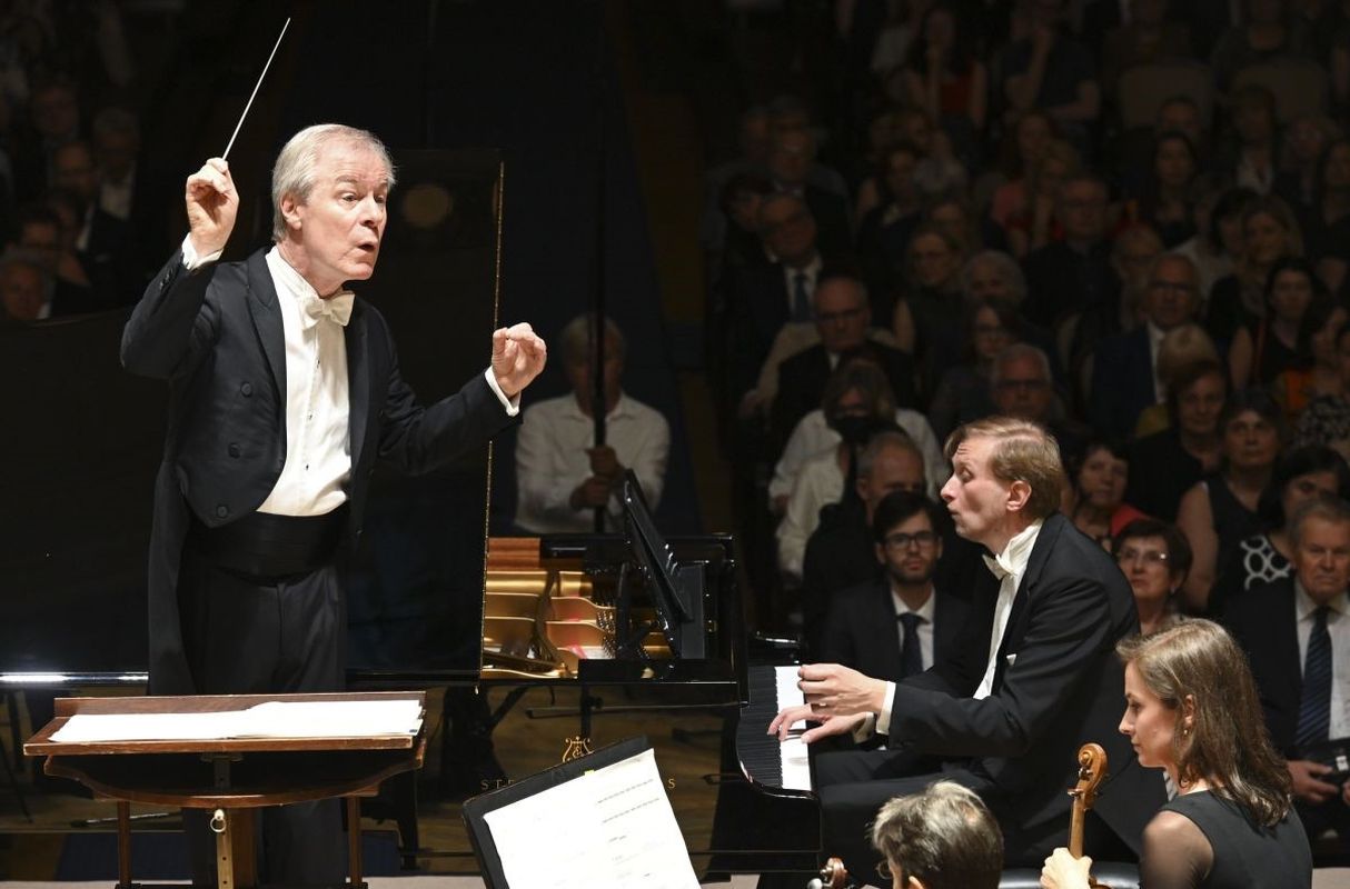 Michal Rataj: Movis – David Robertson, Ivo Kahánek, Česká filharmonie, 20. května 2022 (foto Ivan Malý)