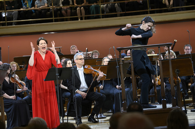Pražské jaro, PKF – Prague Philharmonia & Oksana Lyniv, 28. května 2023 – Julia Tkačenko a Oksana Lyniv (foto Petra Hajská)