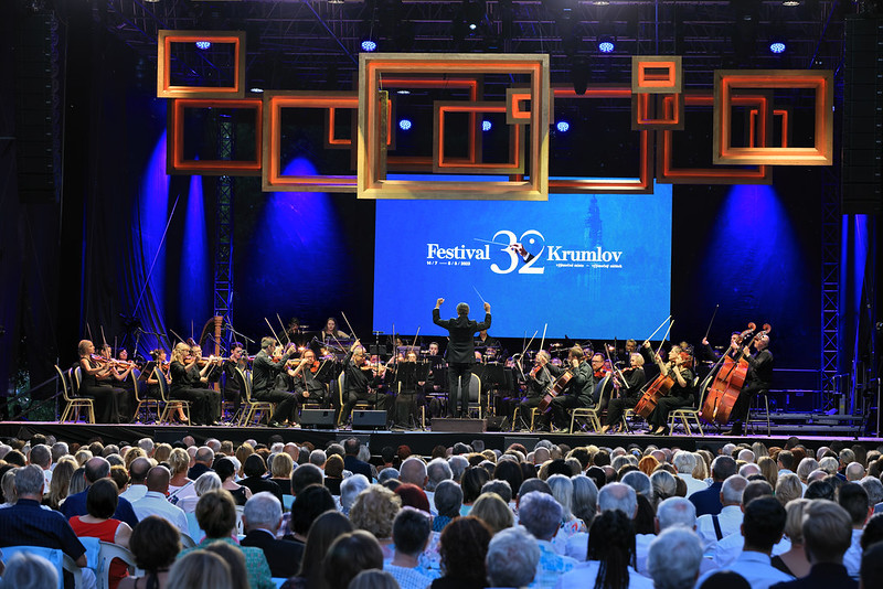 Festival Krumlov – Operní gala, 15. července 2023, Letní jízdárna Český Krumlov – Zuzana Marková, Charles Castronovo, David Giménez Carreras a PKF – Prague Philharmonia (foto Libor Sváček)