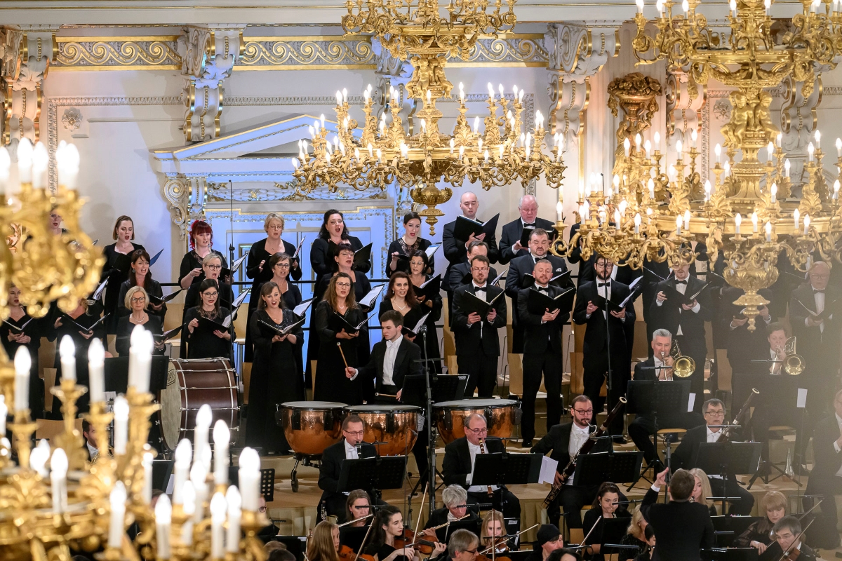 Slavné operní sbory: Pražský filharmonický sbor, Prague Philarmonia, Lukáš Vasilek, 21. dubna 2024, Španělský sál, Pražský hrad (zdroj Pražský filharmonický sbor, foto Petra Hajská)