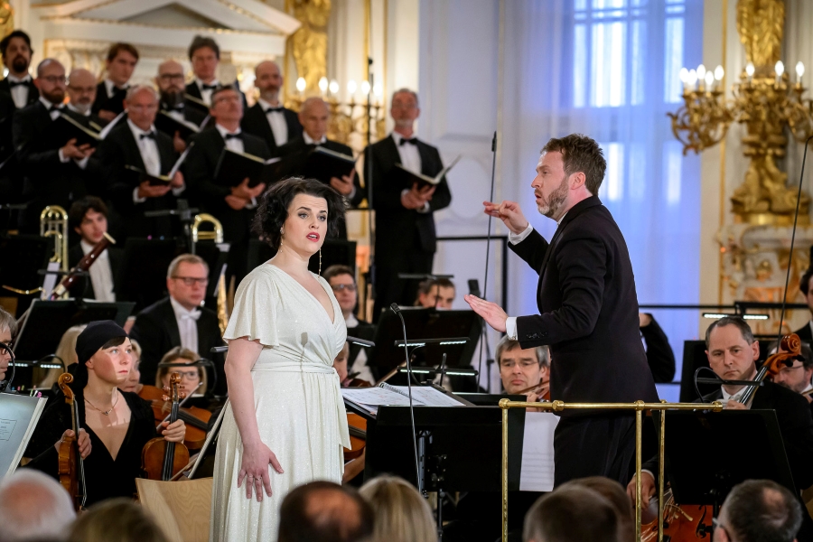 Slavné operní sbory: Pražský filharmonický sbor, Prague Philarmonia, Veronika Rovná, Lukáš Vasilek, 21. dubna 2024, Španělský sál, Pražský hrad (zdroj Pražský filharmonický sbor, foto Petra Hajská)