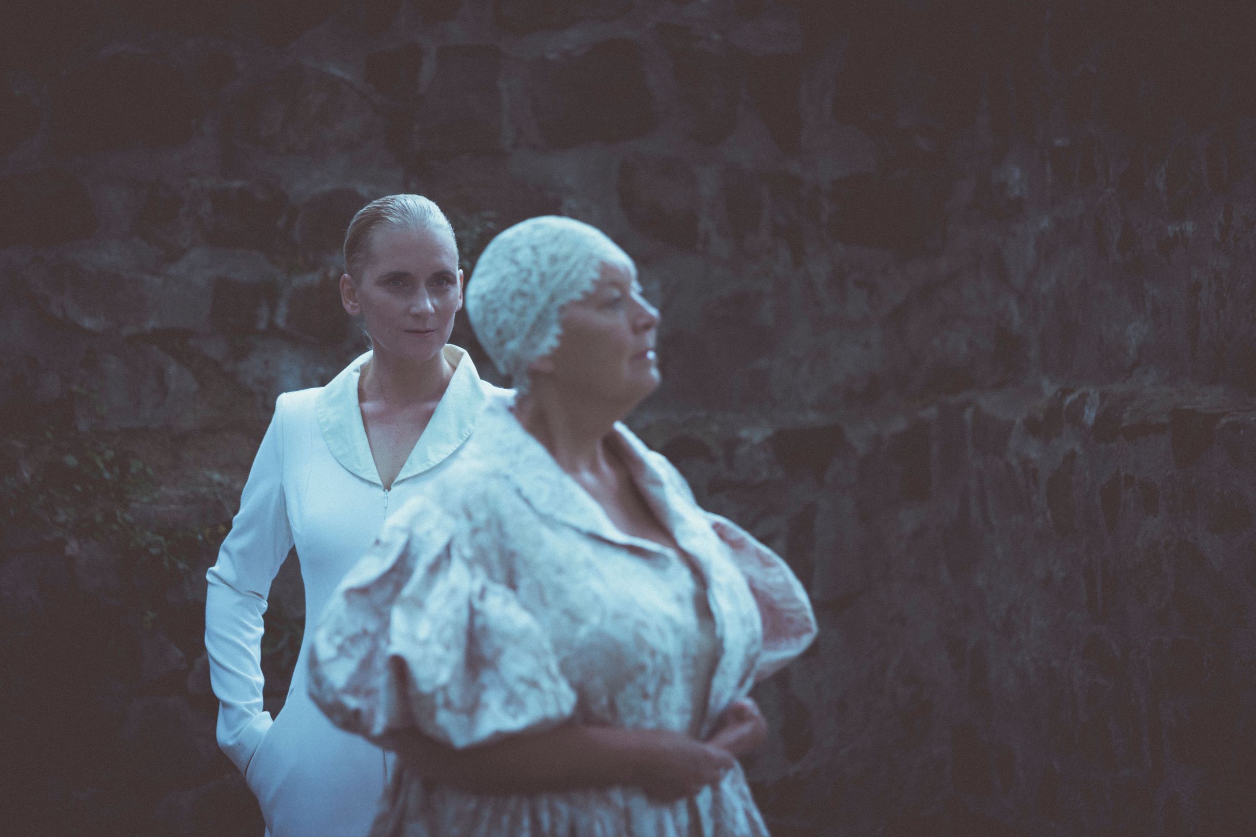 Stephen McNeff: Beyond The Garden - Katja Konvalinka a Susan Bickley (zdroj Rocc)