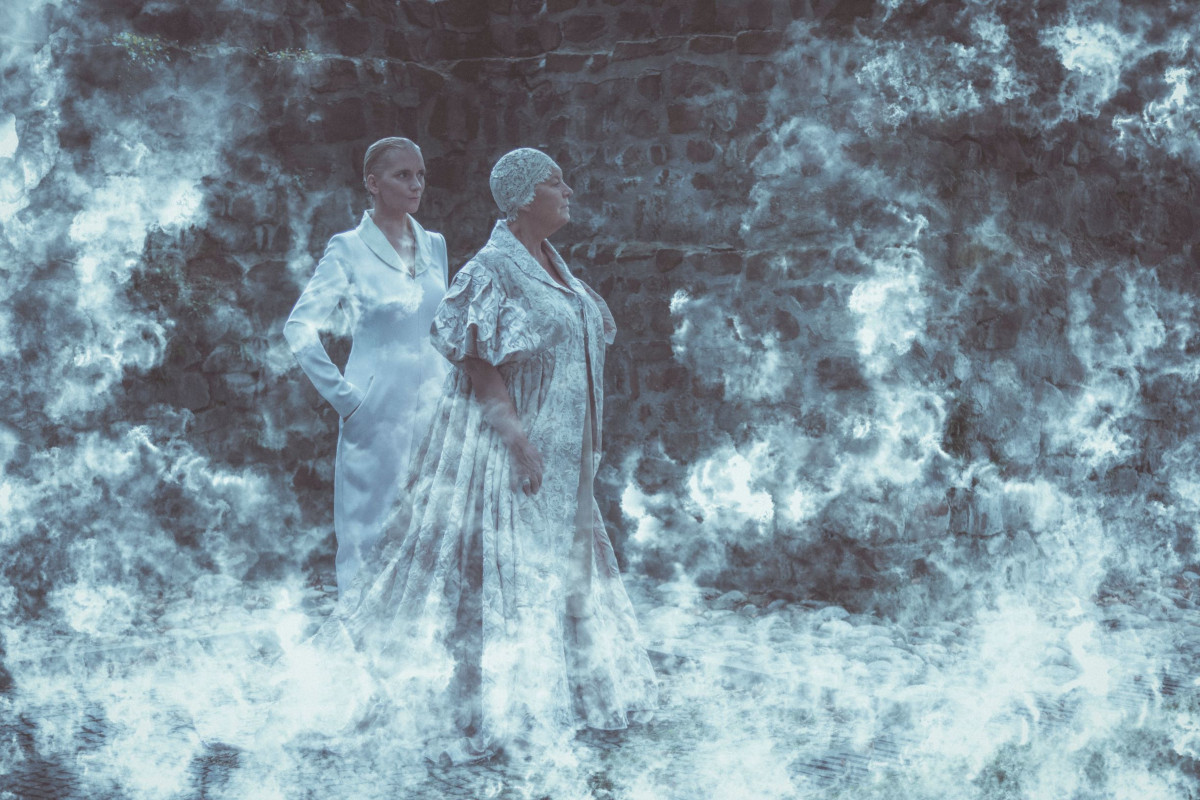 Stephen McNeff: Beyond The Garden - Katja Konvalinka a Susan Bickley (zdroj Rocc)