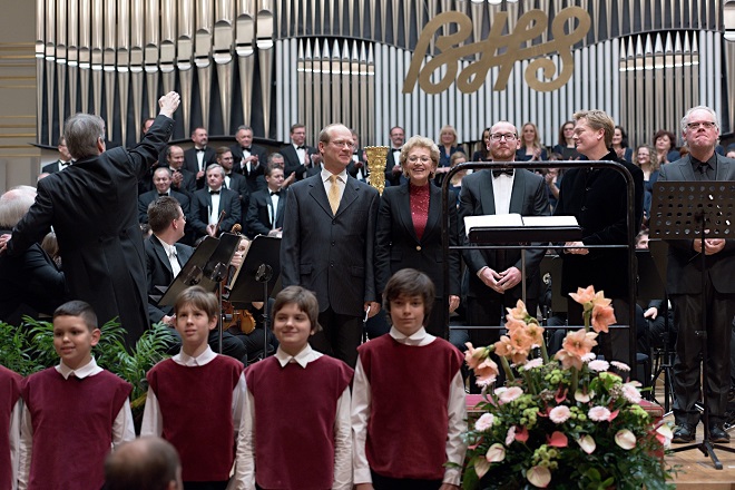 Záverečný koncert - James Conlon, Jozef Chabroň, Magdaléna Rovňáková, Martin Gantner, Toby Spence, Martin Gantner, Slovenská filharmónia, Slovenský filharmonický zbor, Bratislavský chlapčenský zbor - BHS 4.12.2016 (foto @ Jan F. Lukáš)