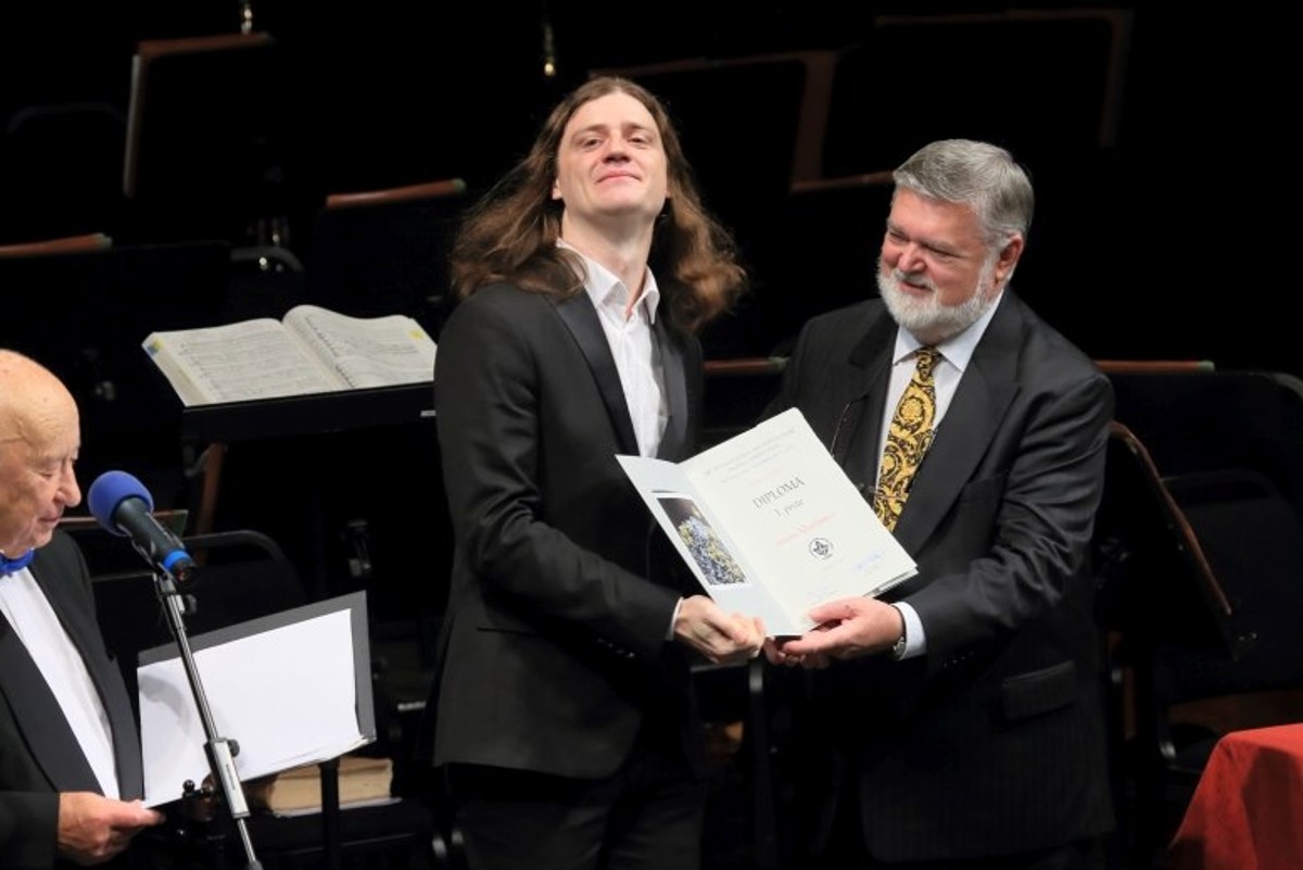 Andrii Kharlamov, absolutní vítěz Mezinárodní pěvecké soutěže Antonína Dvořáka 2019, Peter Dvorský (zdroj Mezinárodní pěvecká soutěž Antonína Dvořáka)
