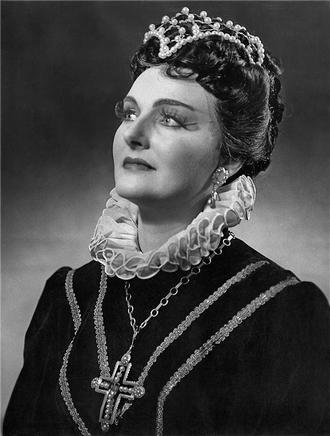 G. Verdi: Don Carlos - Eva Hlobilová (Eboli) - ND Praha 1960 (foto archiv ND/Jaromír Svoboda)