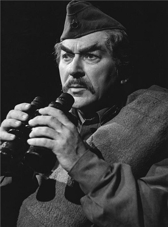 K.Molčanov: A jitra jsou zde tichá ... - Jaroslav Horáček (Staršina Vaskov) - ND Praha 1975 (foto Jaromír Svoboda)