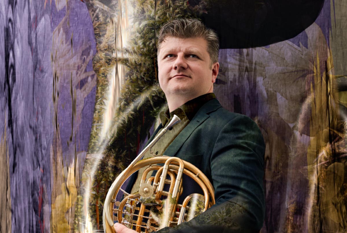 Radek Baborák, přebal CD Horn Concertos (zdroj Sára Foitová)