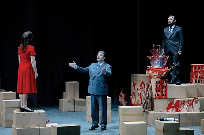 Richard Wagner: Der Fliegende Holländer - Adrianne Pieczonka (Senta), Franz-Josef Selig (Daland) Samuel Youn (The Dutchman) - Bayreuther Festspiele 2012 (foto © Bayreuther Festspiele)