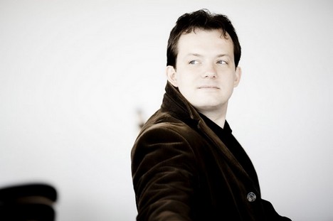 Andris Nelsons (foto Marco Borggreve)