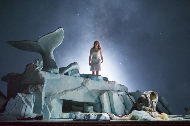 Antonín Dvořák: Rusalka - Anna-Maria Kalesidis (Rusalka), Dominik Sutowicz (Princ) - Tiroler Landestheater Innsbruck 2016 (foto © Tiroler Landestheater Innsbruck)