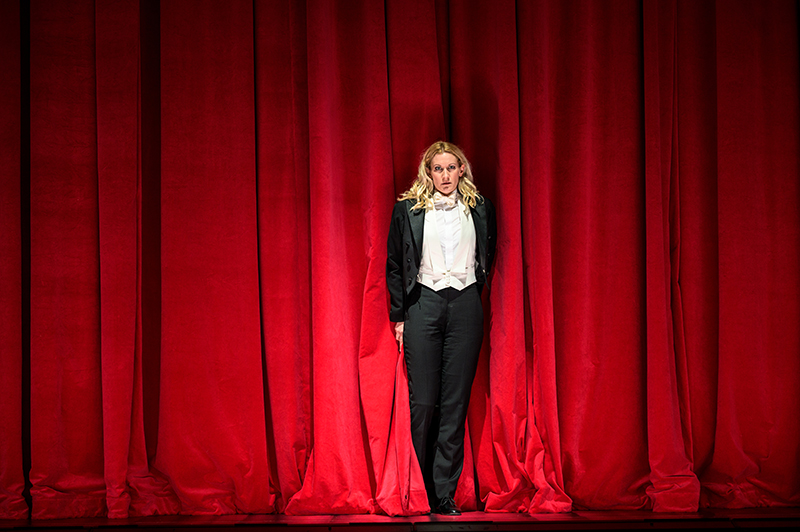Richard Strauss: Ariadna na Naxu, Stavovské divadlo – Arnheiður Eiríksdóttir (Skladatel) (foto Petr Neubert)