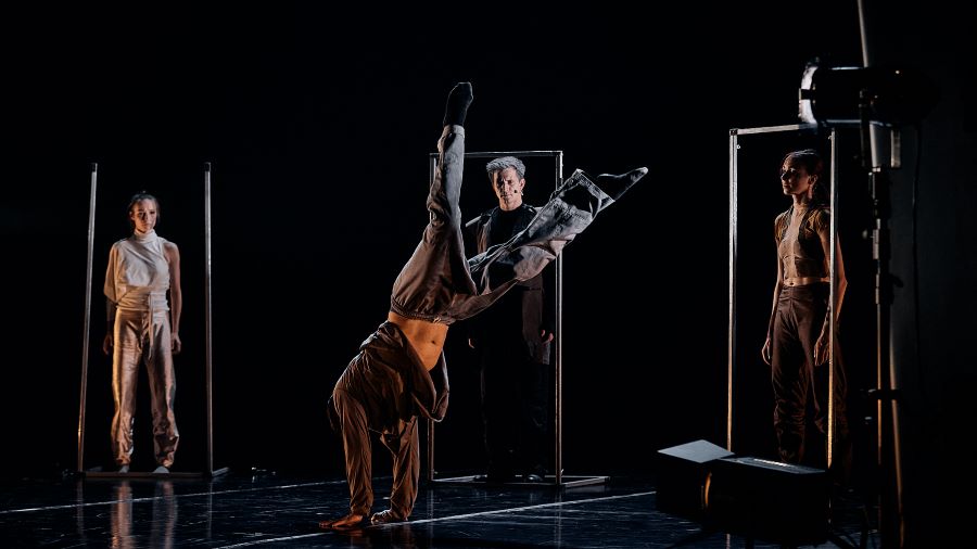 Asier Edeso a tým - THE CHOICE (foto Kamil Hauptmann)