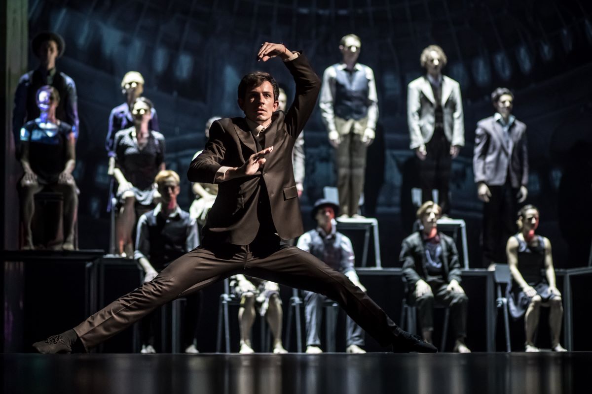 Balet ND – Kafka: Proces (Adam Zvonař, foto Martin Divíšek)