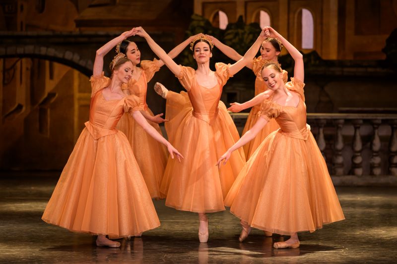 Balet Národího divadla – Coppélia (foto Serghei Gherciu)