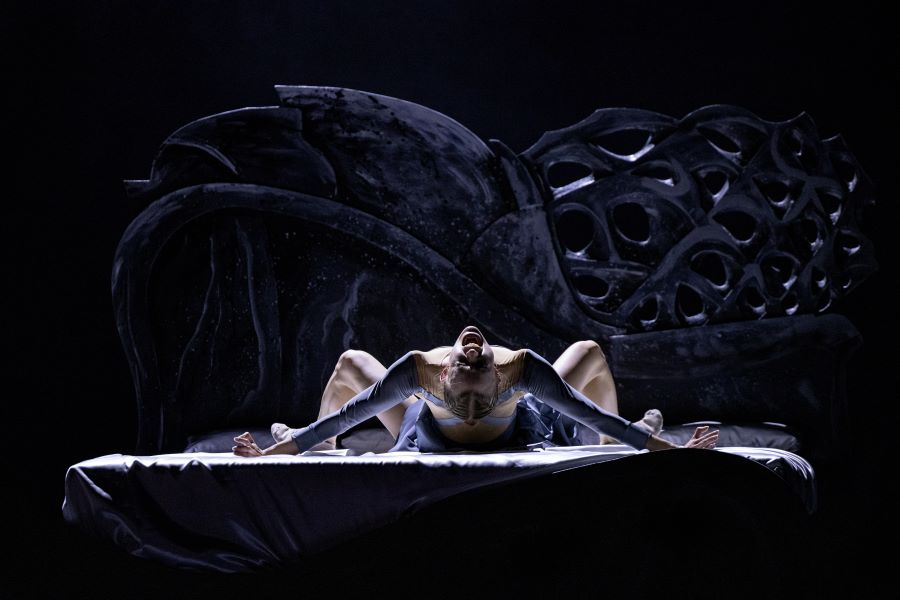 Balet NdB – Bdění, choreografie Waves (foto Pavel Hejný)