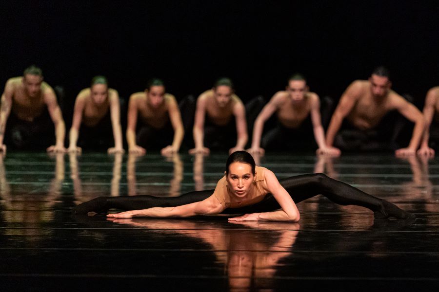 Balet SND – Bolero X (Olga Chelapnova, foto Juraj Žilinčár)